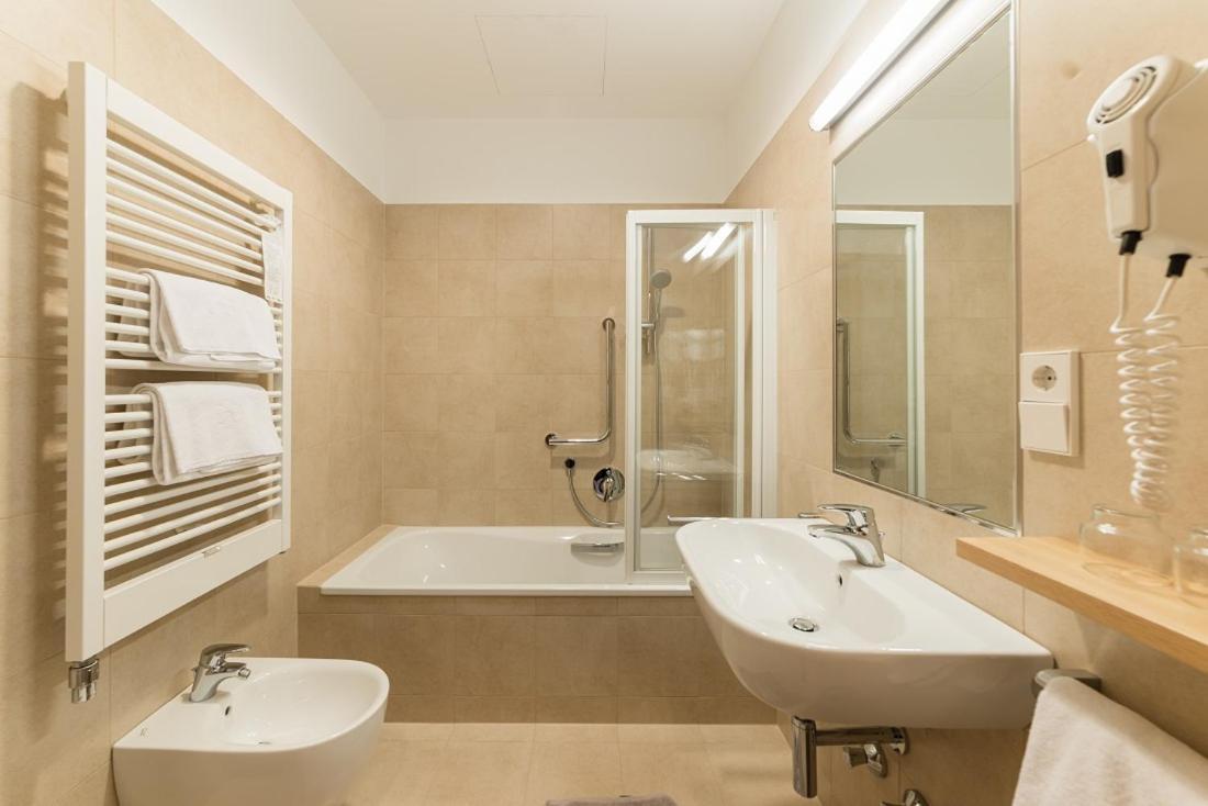 Hotel Stiegl Scala Bolzano Oda fotoğraf