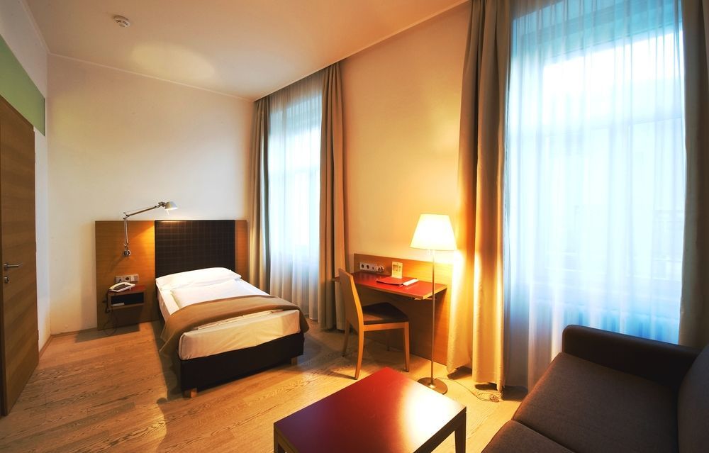 Hotel Stiegl Scala Bolzano Oda fotoğraf